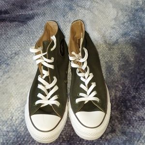 Hi top Converse size 7